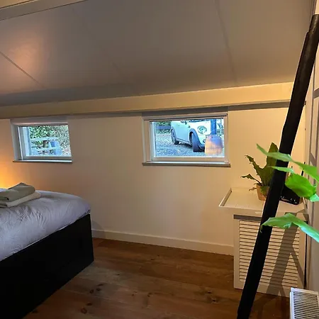 Scenic Stay Near Town & Lake