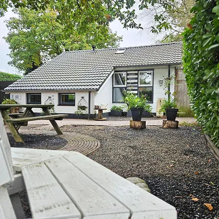 Scenic Stay Near Town & Lake