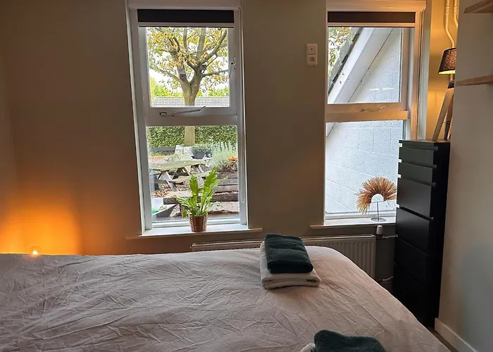 Scenic Near Town & בית נופש