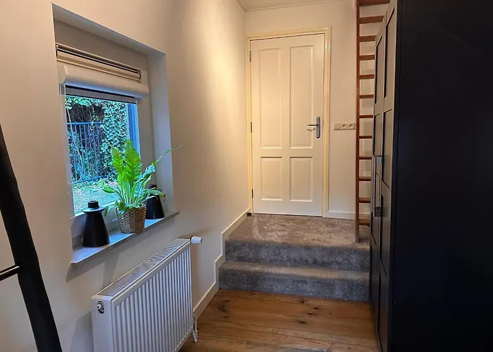 Scenic Near Town & Semesterbostad