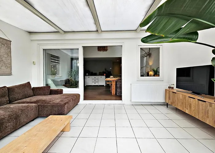 Scenic Near Town & Semesterbostad *