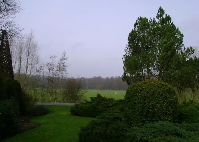 Scenic Near Town & Semesterbostad